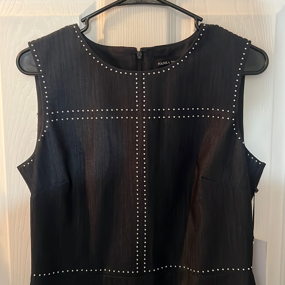 Ivanka Trump dress. (Navy. Size 8).